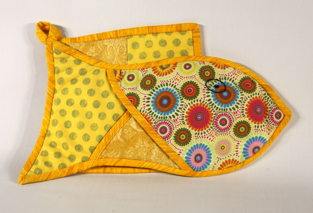 'Pwason' Fish Oven Mitt Set