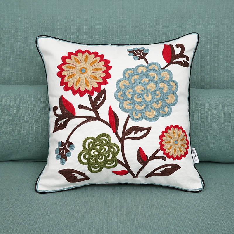 Ethnic Floral Embroidered Pillow Cover Vintage Style Cushion Cover Handmade Cavans Pillow Cases For Sofa Couch Chair Handmade Cotton Cover for Throw Pillows with Beautiful Modern Floral Patterns and Invisible Zipper 45x45cm