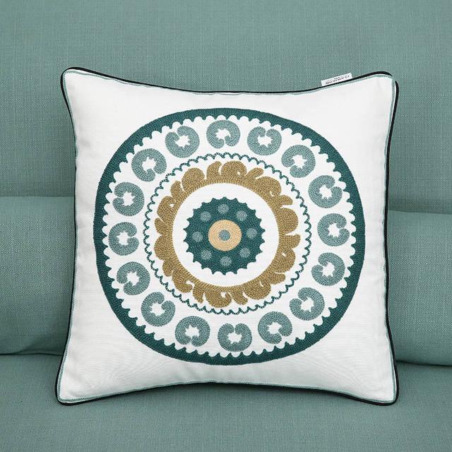 Ethnic Floral Embroidered Pillow Cover Vintage Style Cushion Cover Handmade Cavans Pillow Cases For Sofa Couch Chair Handmade Cotton Cover for Throw Pillows with Beautiful Modern Floral Patterns and Invisible Zipper 45x45cm